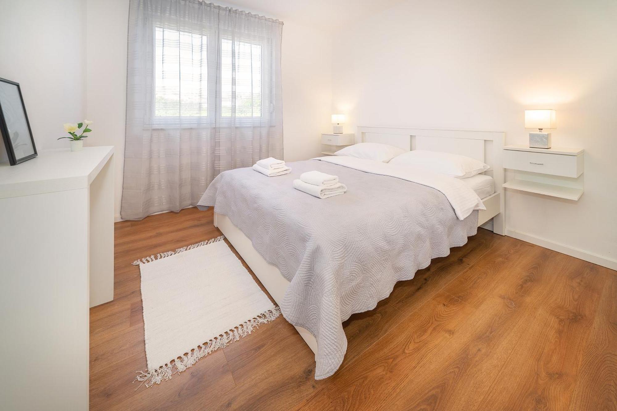 Poolside Apartments Anabella 巴斯卡 外观 照片
